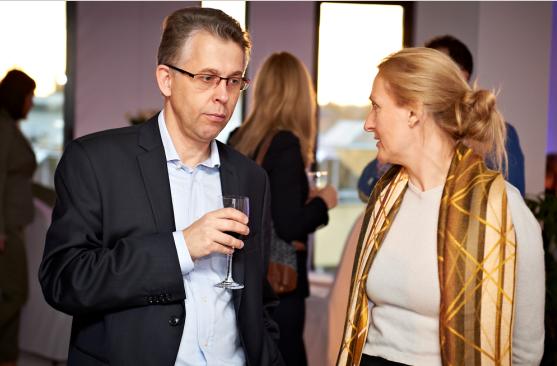 http://biurowce.net/pliki/artykuly/sky_office_center_zdjecia/locus2.JPG
