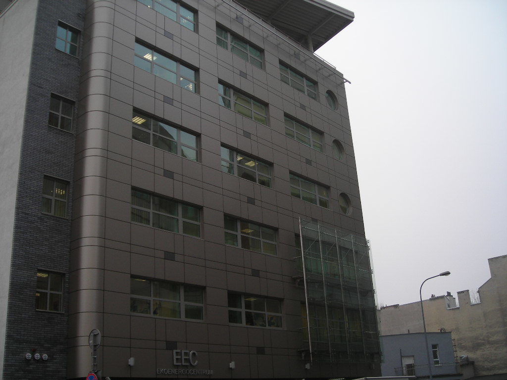 Biurowiec EEC Ekoenergocentrum widok elewacji