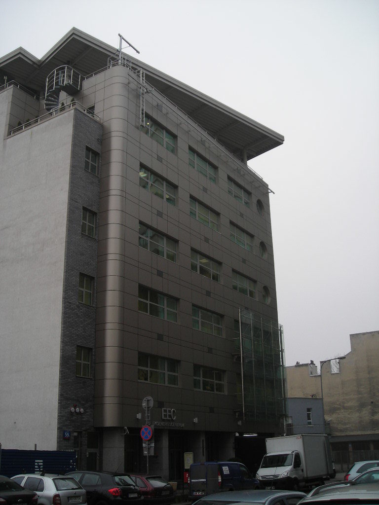 biurowiec EEC Ekoenergocentrum wejście główne