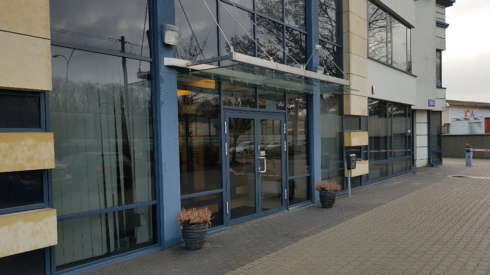 Biurowiec Wał Miedzeszyński 552 wejście główne